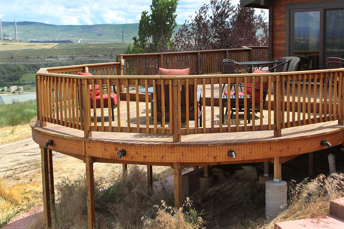 Custom Decks and Outdoor Spaces